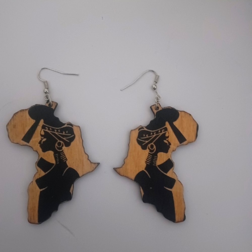 Earrings - Picture 2 of 3